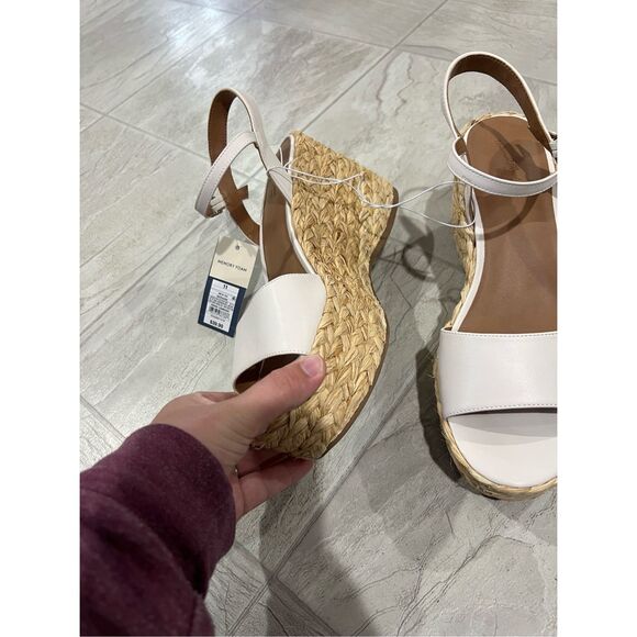 Universal Thread White Wedge Sandals Woman’s Size 11 NEW Memory Foam - Picture 6 of 12